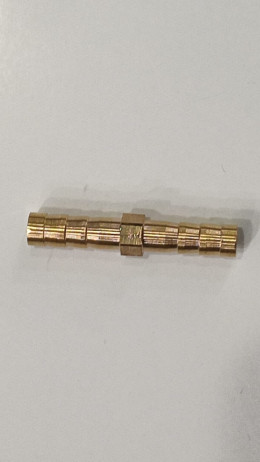 СОЕДИНИТЕЛЬ ЛАТУНЬ D6