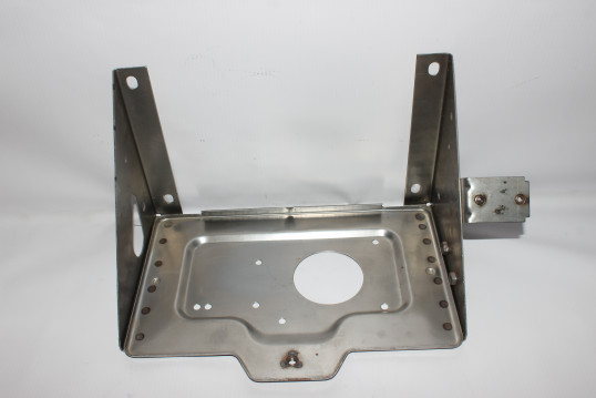 ГАЗЕЛЬ-3302 ОСНОВАНИЕ АКБ МЕТАЛЛ 3302370302501 (Н.Новгород)